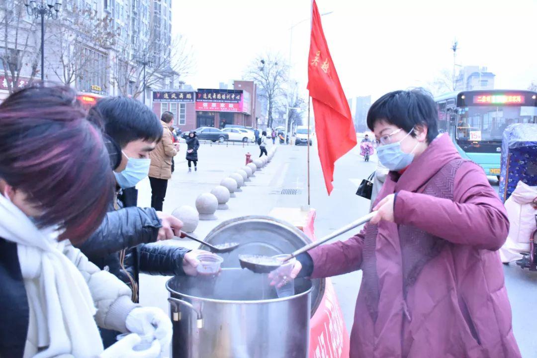 吳越學(xué)校祝您元旦快樂！