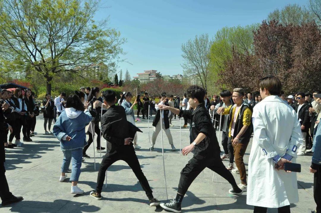 春暖花開艷陽(yáng)日，吳越學(xué)員踏春行