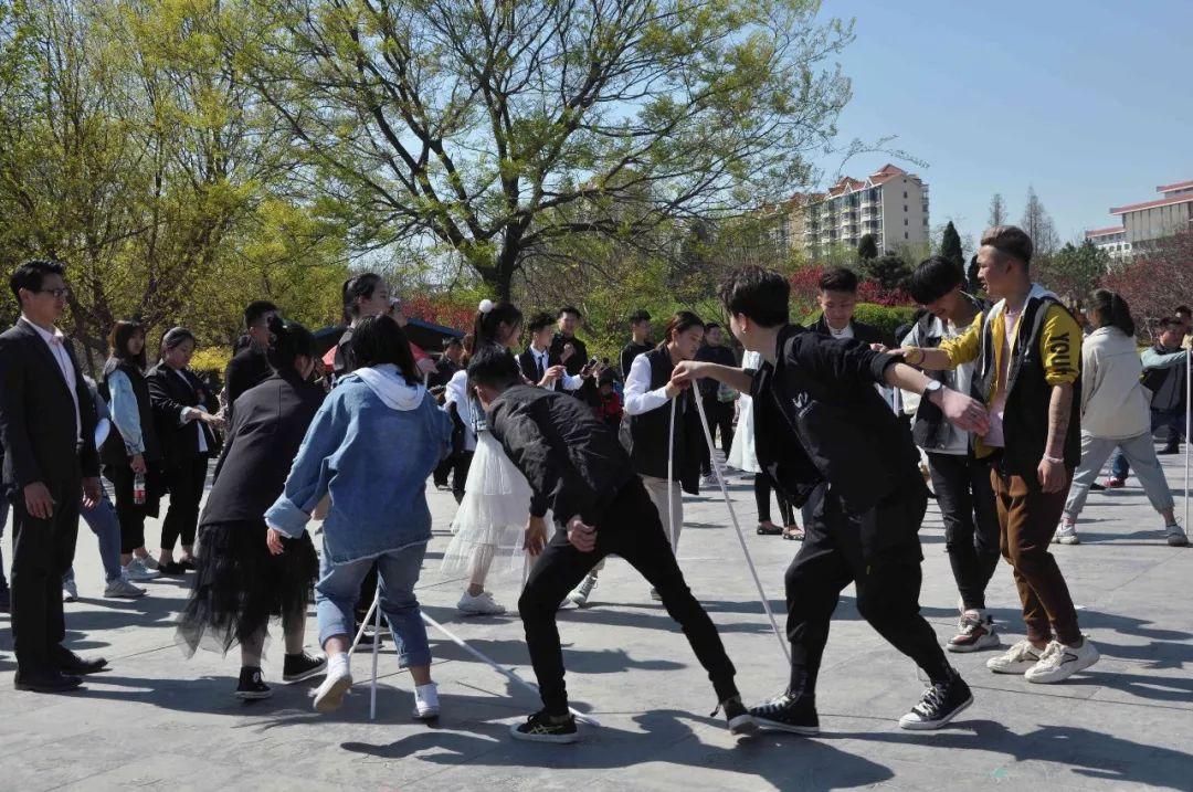 春暖花開艷陽(yáng)日，吳越學(xué)員踏春行