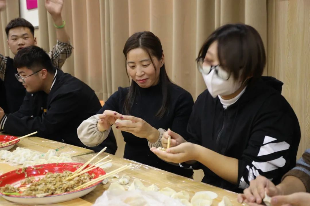 又是一年冬至，一起來(lái)包餃子啦