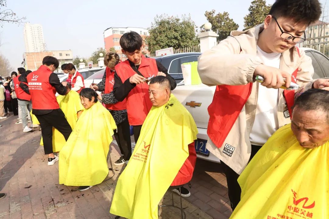 熱烈祝賀濮陽市吳越職業(yè)培訓學校榮獲濮陽市華龍區(qū)“三八紅旗集體”稱號！